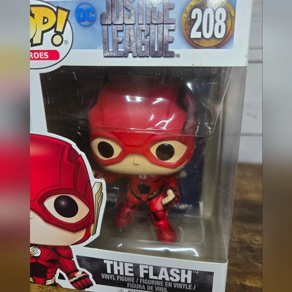 Funko Pop! Justice League The Flash Vinyl Figure - Picture 2 of 4